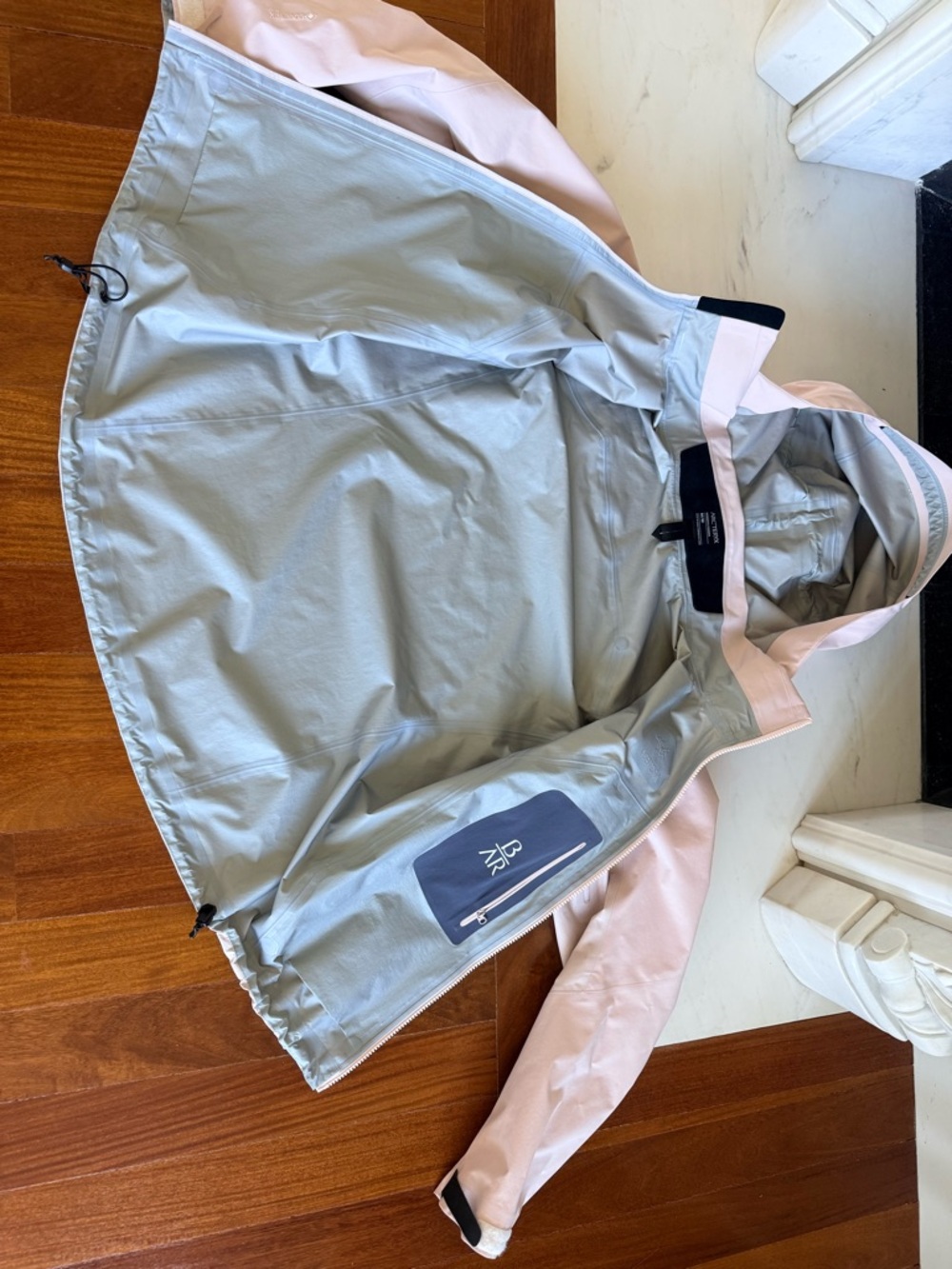 Arc'teryx Women’s BETA AR JACKET pro-level protective hardshell Size M - Picture 13 of 17
